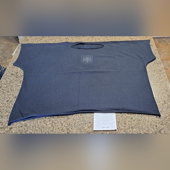 Yeezy Gosha T shirt Black glitter flake Vultures logo size 2 NEW Kanye West YZY